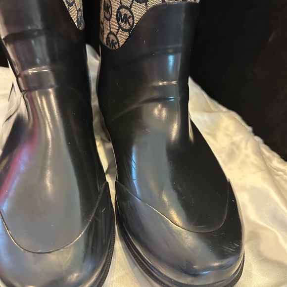 Michael Kors Black and Brown Winter Rain Boots Gorgeous Boot - Picture 9 of 9